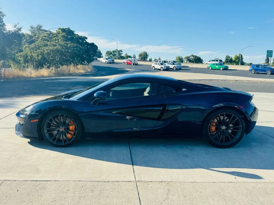 2018 McLaren 570S - Image 9 of 28