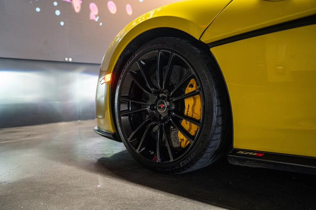2018 McLaren 570S - Image 16 of 21