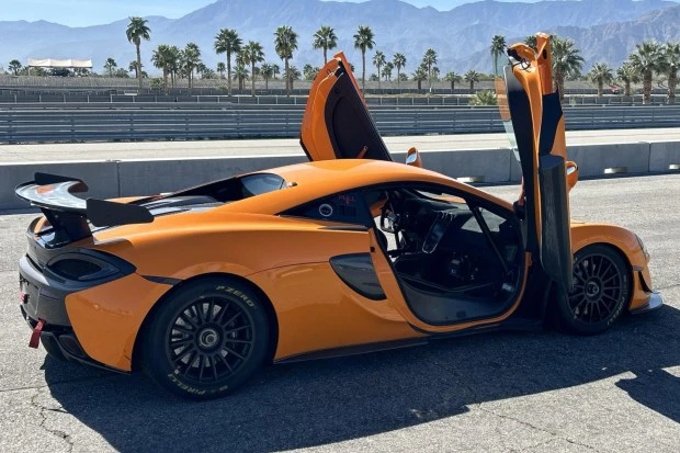 2018 McLaren 570S - Image 2 of 7