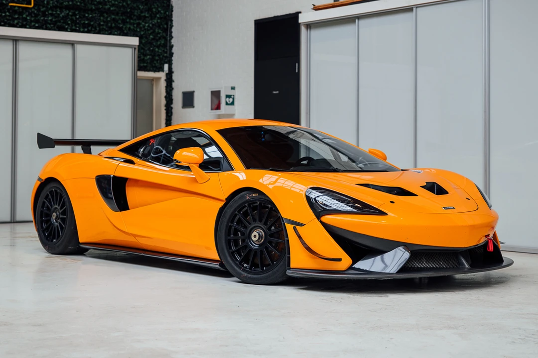 2016 McLaren 570S - Image 2 of 31