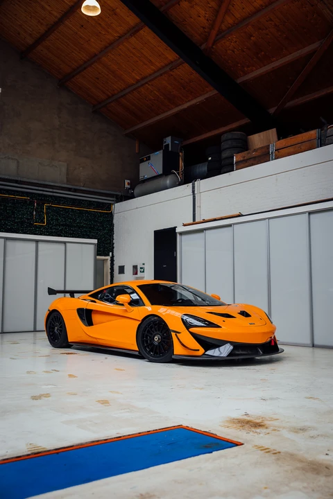 2016 McLaren 570S - Image 10 of 31