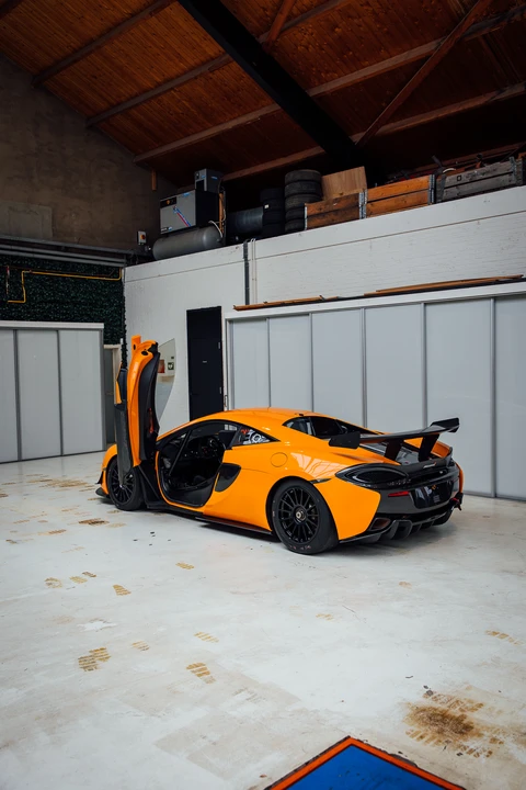 2016 McLaren 570S - Image 22 of 31