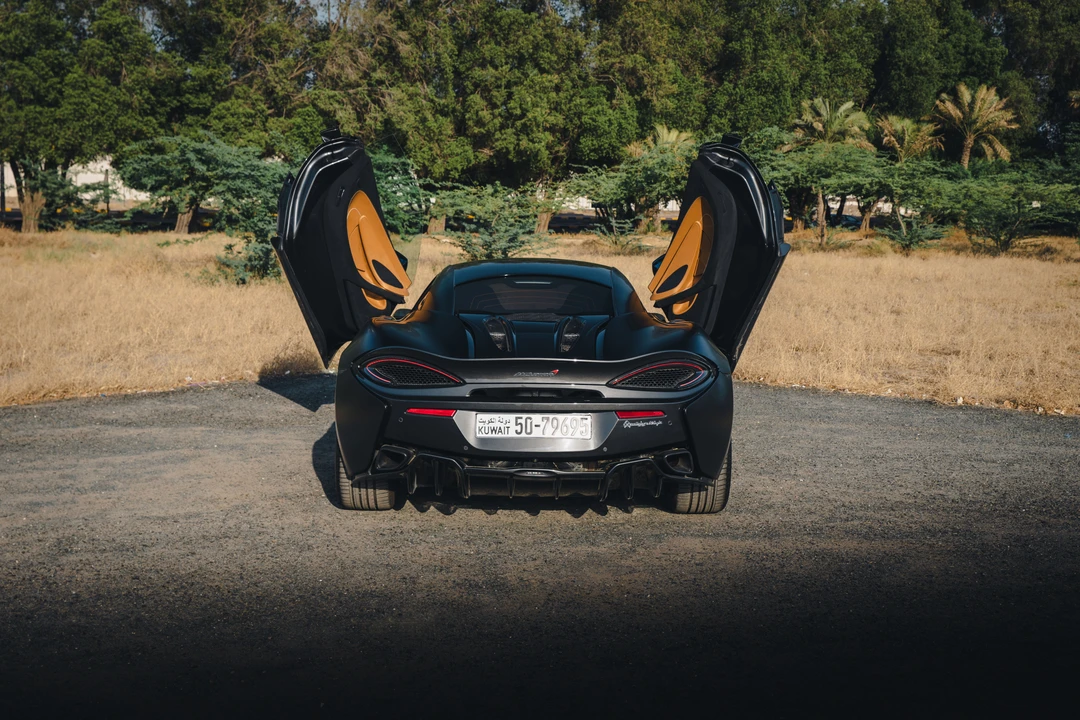 2018 McLaren 570S - Image 22 of 31