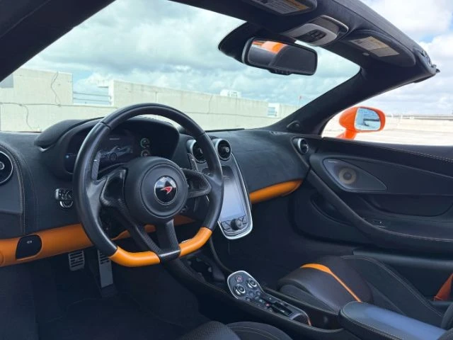 2018 McLaren 570S Spider - Image 13 of 21