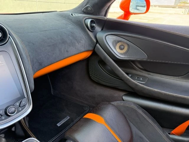 2018 McLaren 570S Spider - Image 16 of 21
