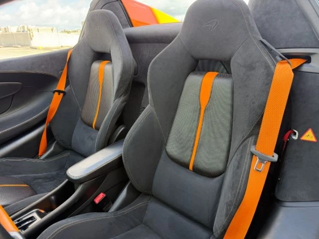 2018 McLaren 570S Spider - Image 14 of 21