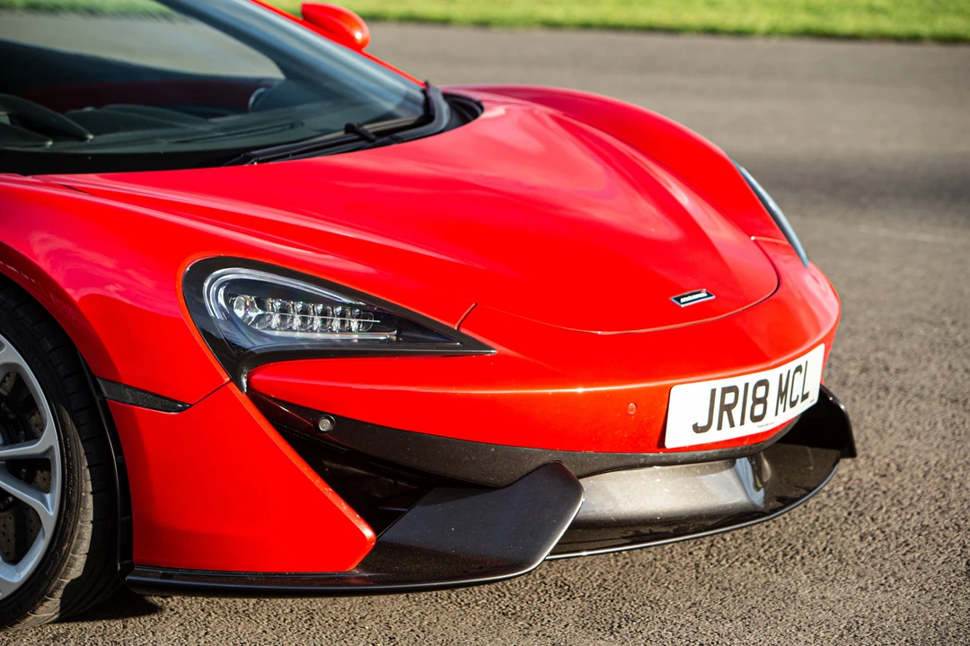 2018 McLaren 570S Spider - Image 10 of 25