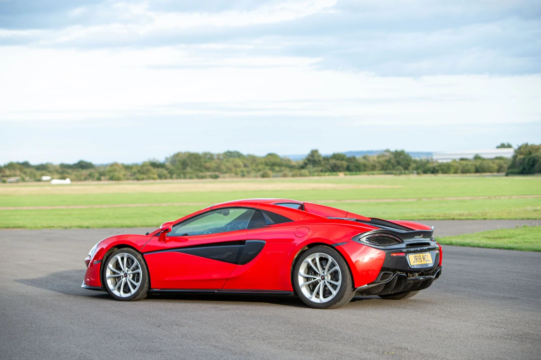 2018 McLaren 570S Spider - Image 5 of 25