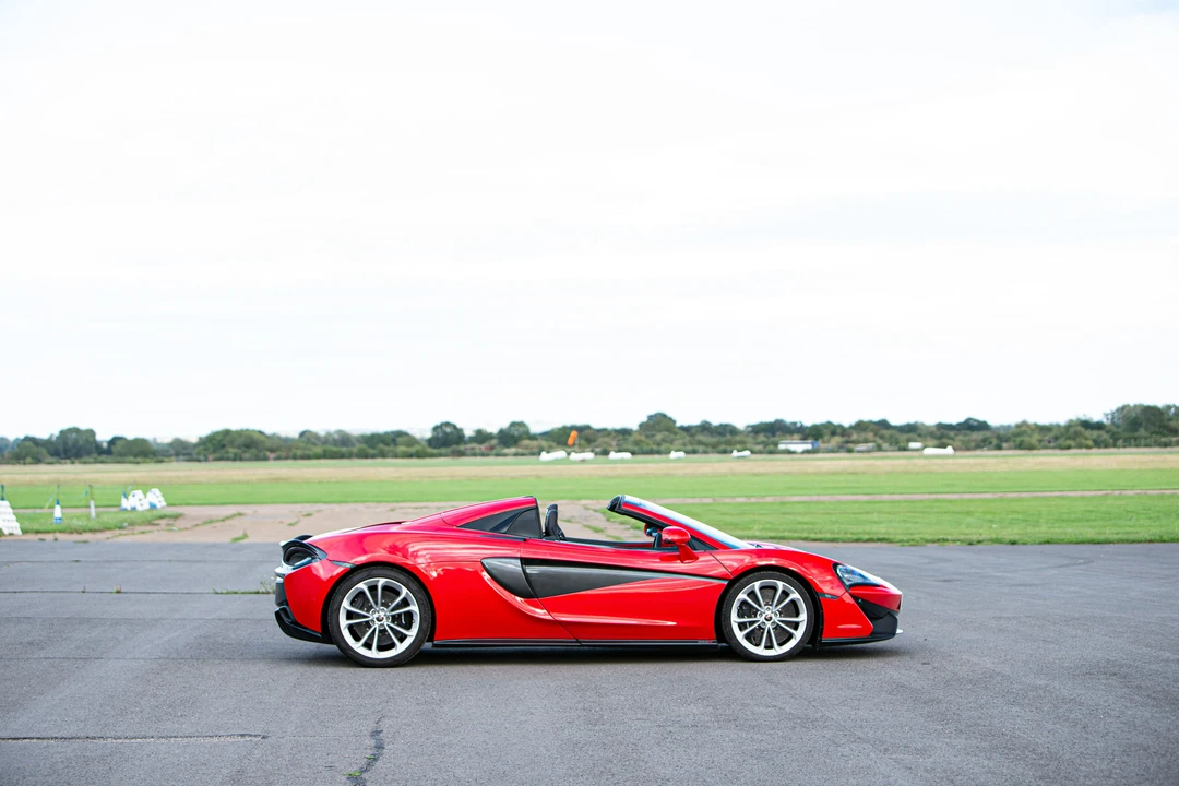 2018 McLaren 570S Spider - Image 18 of 25