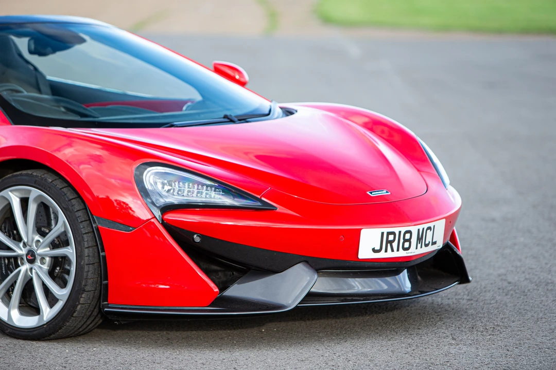 2018 McLaren 570S Spider - Image 16 of 25