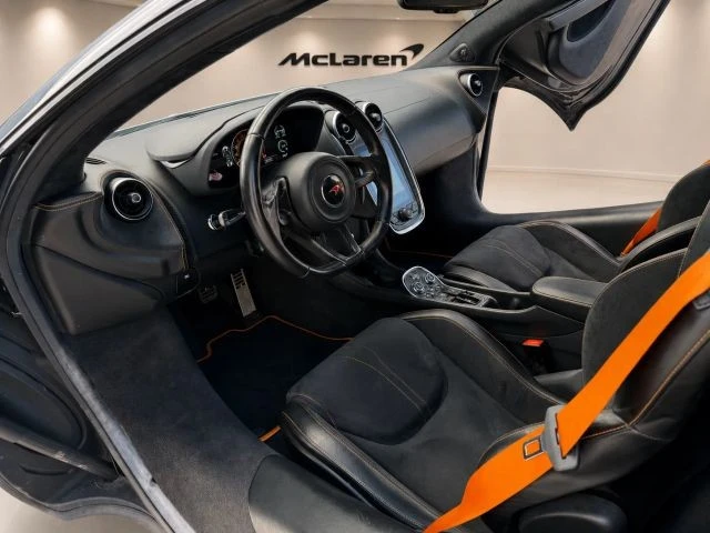 2018 McLaren 570S Spider - Image 15 of 25