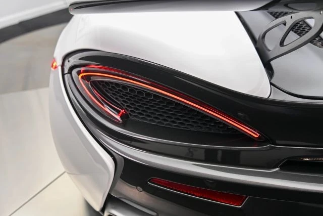 2018 McLaren 570S Spider - Image 15 of 31