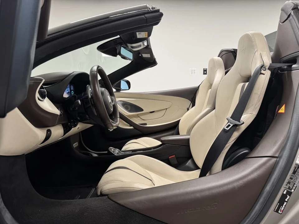 2018 McLaren 570S Spider - Image 12 of 21