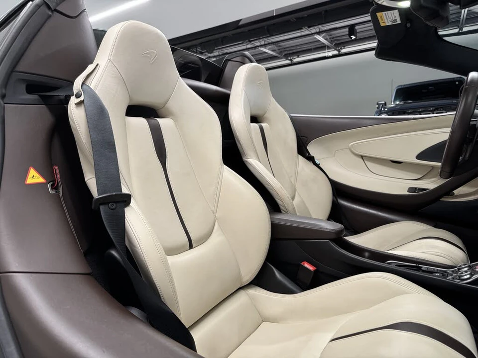 2018 McLaren 570S Spider - Image 15 of 21