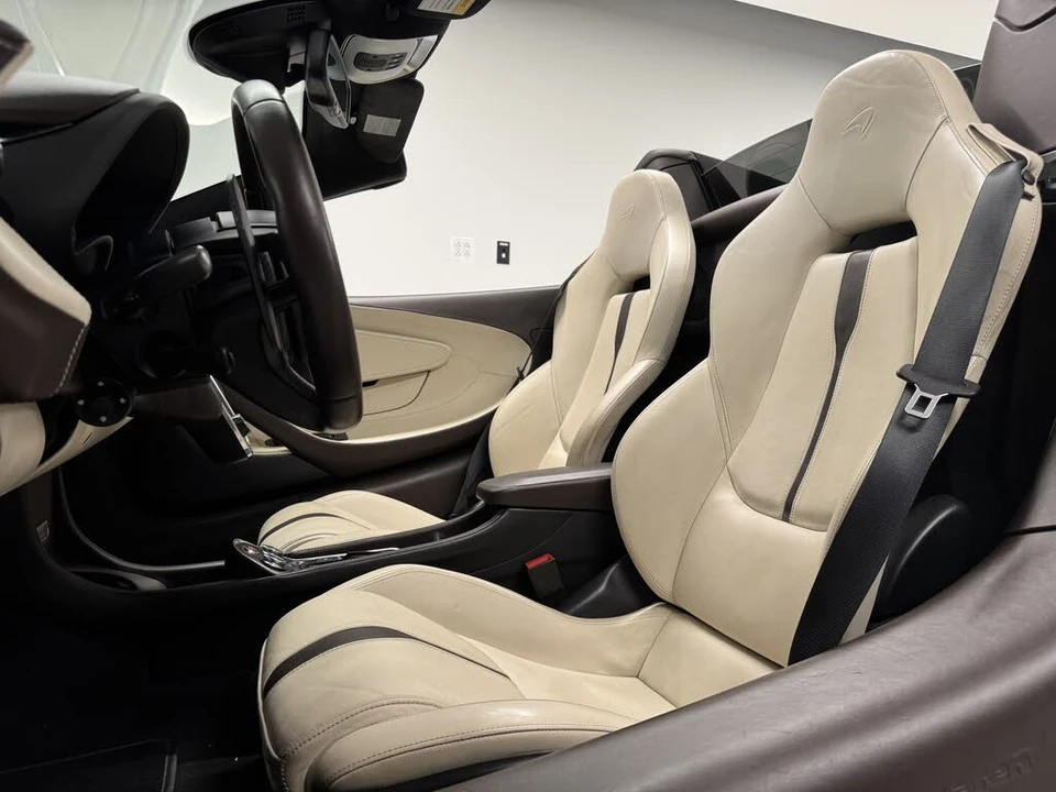 2018 McLaren 570S Spider - Image 2 of 21