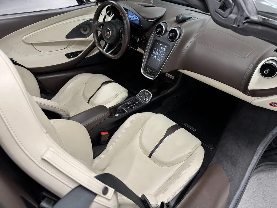 2018 McLaren 570S Spider - Image 13 of 21