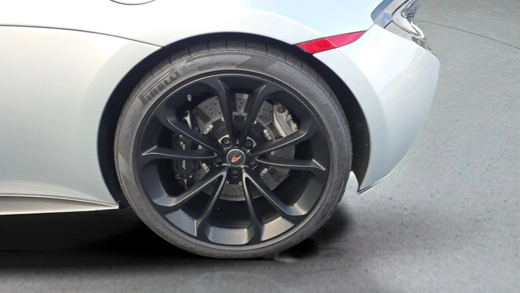 2018 McLaren 570S - Image 15 of 31