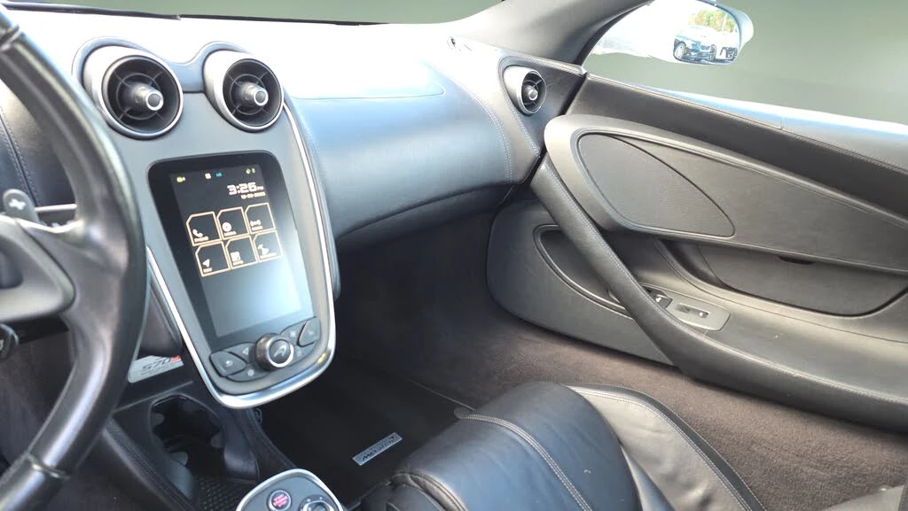 2018 McLaren 570S - Image 26 of 31