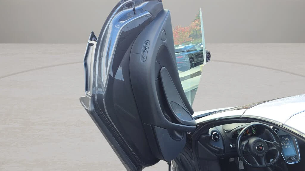 2018 McLaren 570S - Image 19 of 31