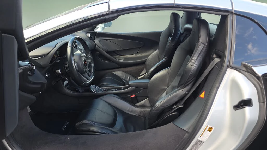 2018 McLaren 570S - Image 18 of 31