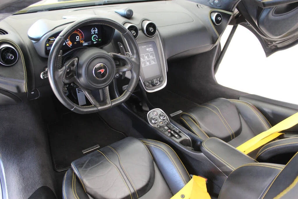 2018 McLaren 570S Spider - Image 10 of 26