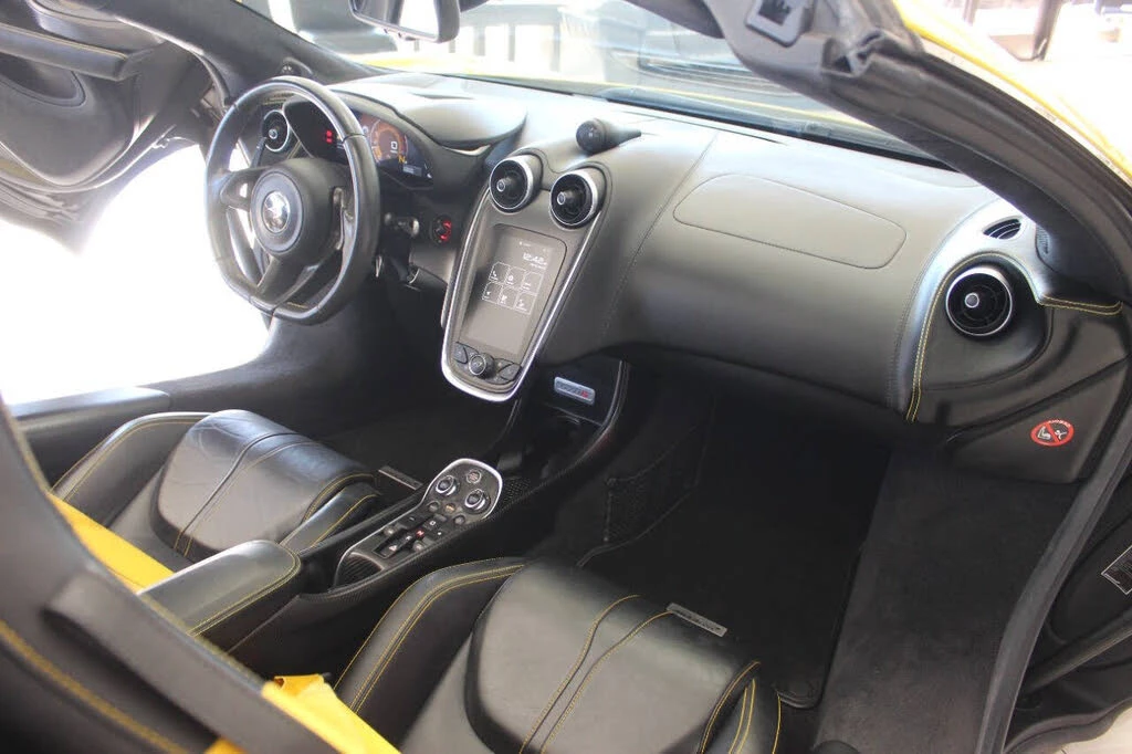 2018 McLaren 570S Spider - Image 11 of 26