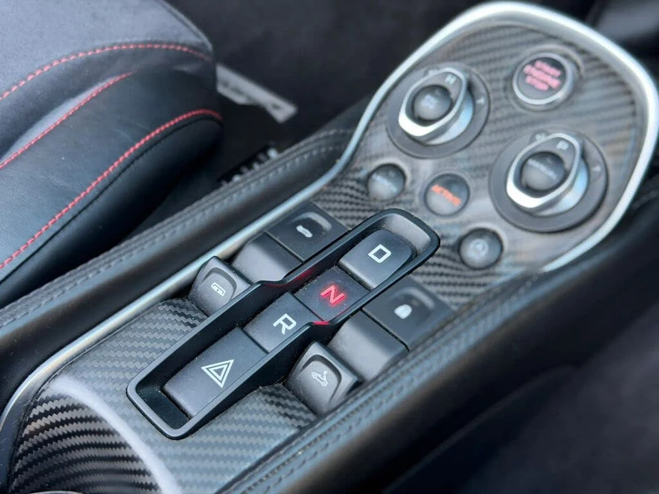2018 McLaren 570S Spider - Image 16 of 21