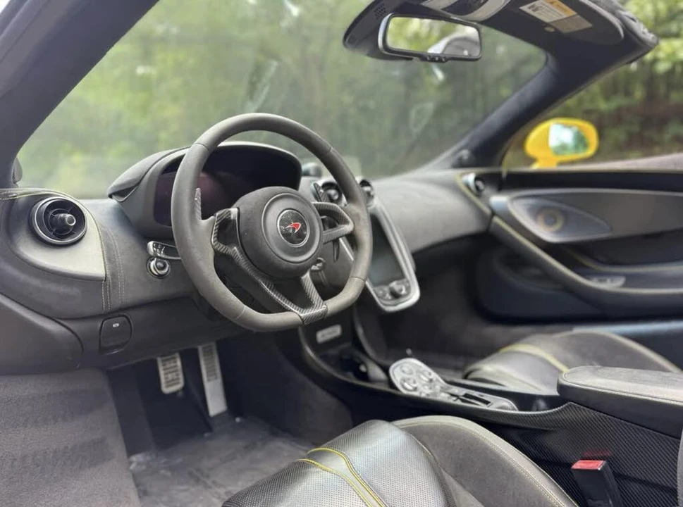 2018 McLaren 570S Spider - Image 13 of 18