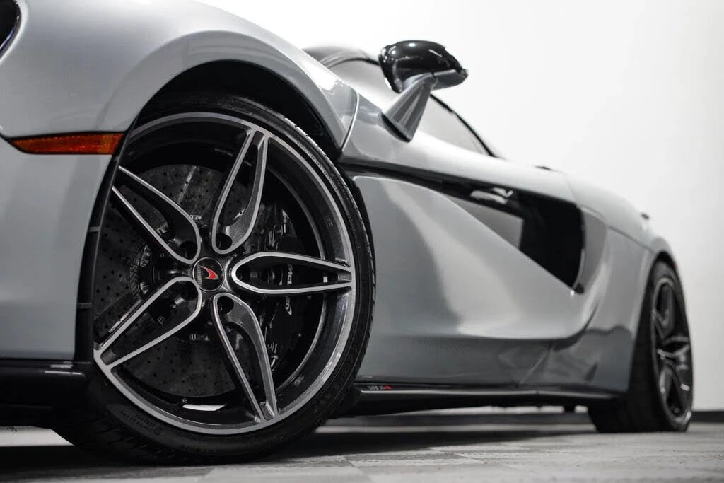 2018 McLaren 570S Spider - Image 2 of 31