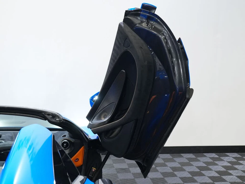 2018 McLaren 570S Spider - Image 25 of 31