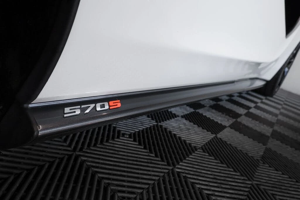 2018 McLaren 570S Spider - Image 16 of 31