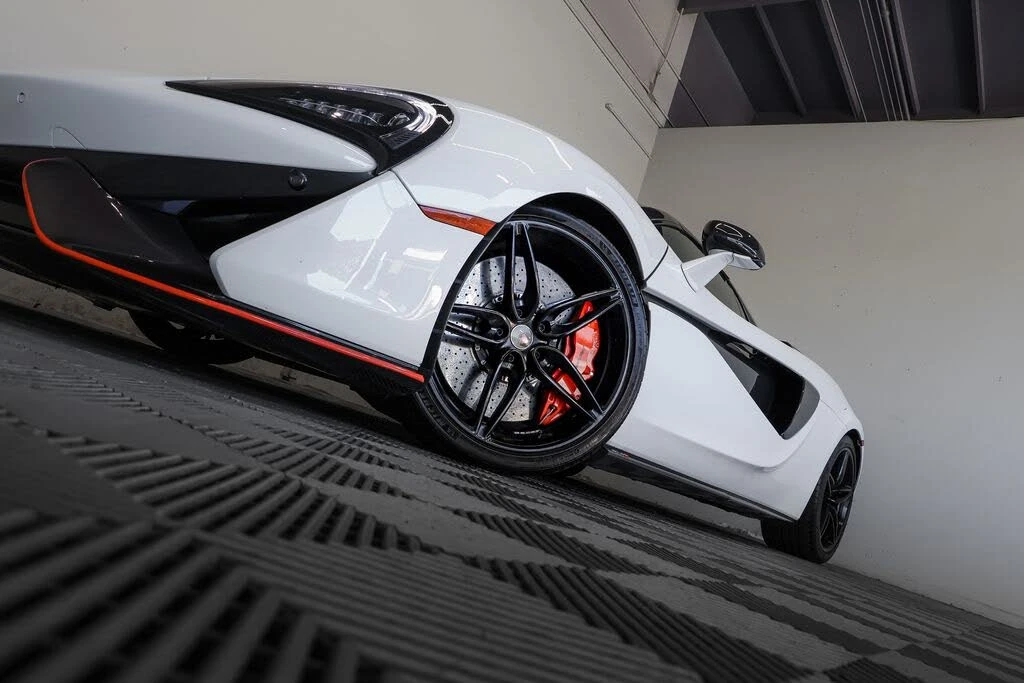 2018 McLaren 570S Spider - Image 15 of 31