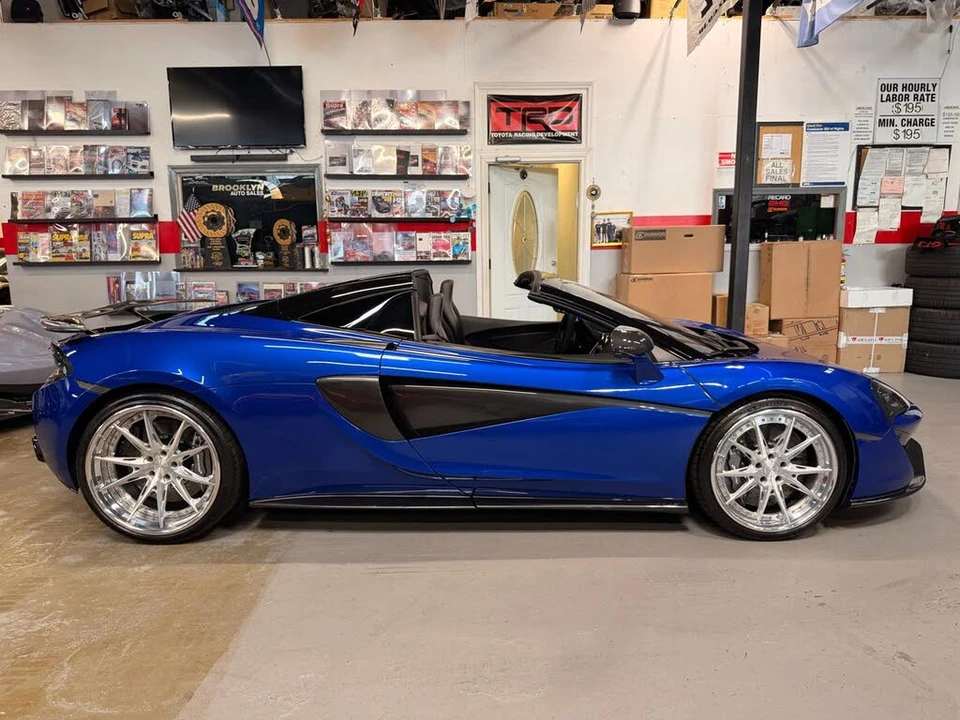2018 McLaren 570S Spider - Image 4 of 31