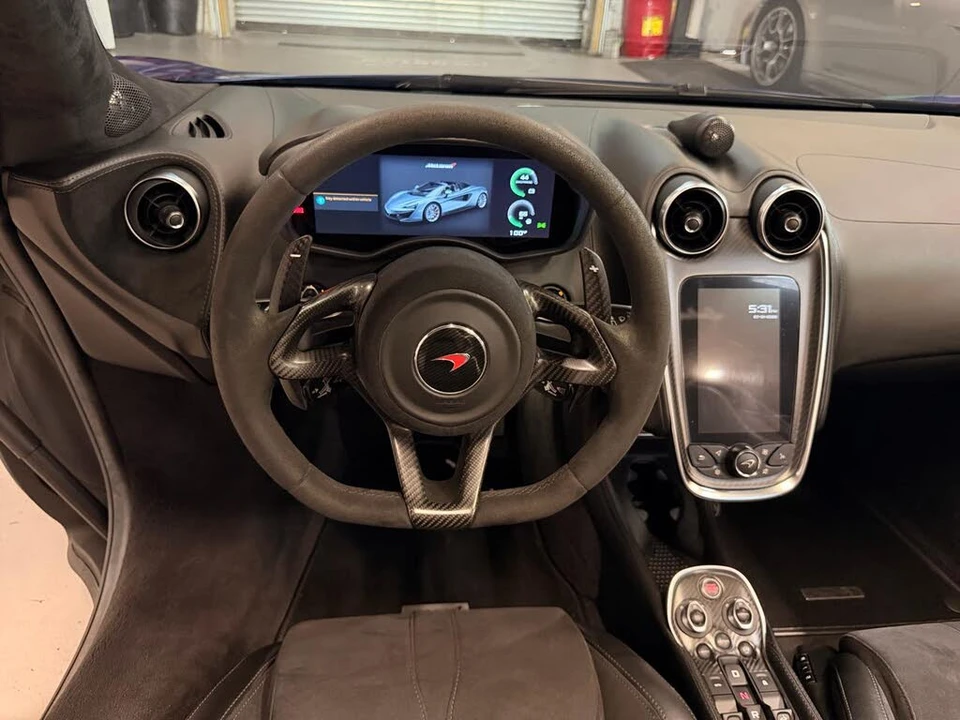 2018 McLaren 570S Spider - Image 14 of 31