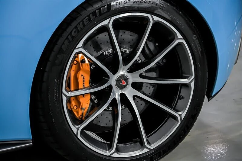 2018 McLaren 570S Spider - Image 17 of 31
