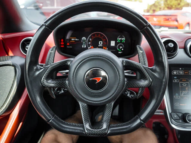 2018 McLaren 570S Spider - Image 17 of 31