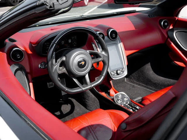 2018 McLaren 570S Spider - Image 28 of 31