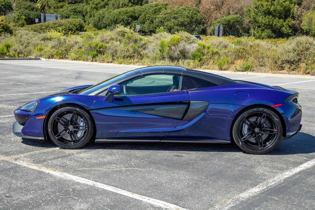 2018 McLaren 570S Spider - Image 16 of 31