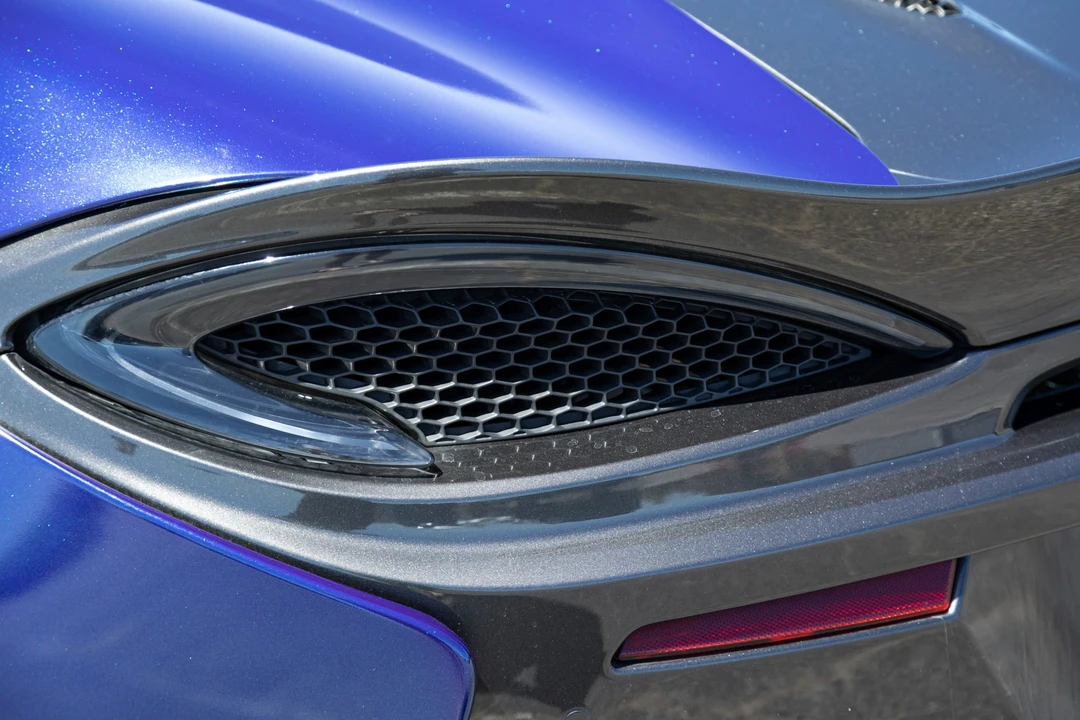 2018 McLaren 570S Spider - Image 27 of 31