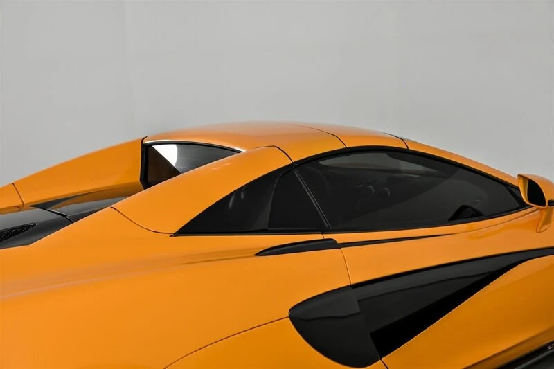 2018 McLaren 570S Spider - Image 16 of 21