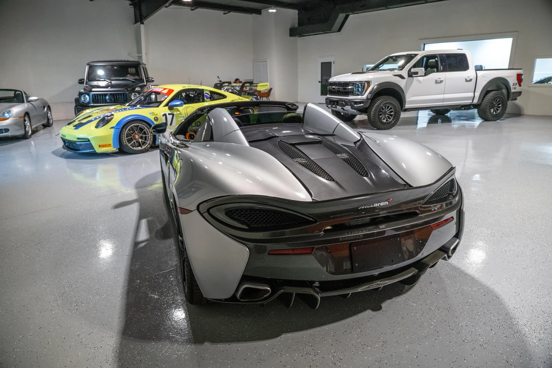 2018 McLaren 570S Spider - Image 17 of 31