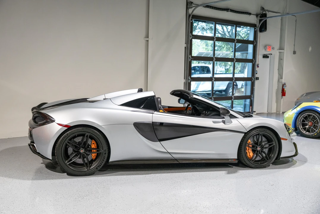 2018 McLaren 570S Spider - Image 20 of 31