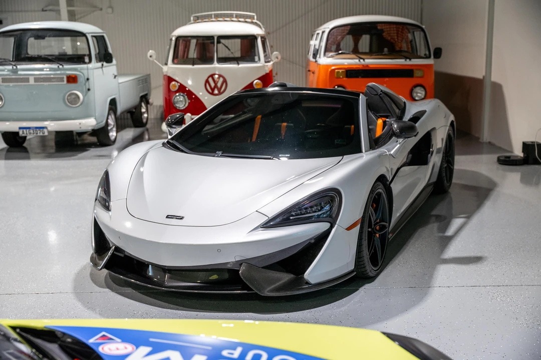 2018 McLaren 570S Spider - Image 13 of 31