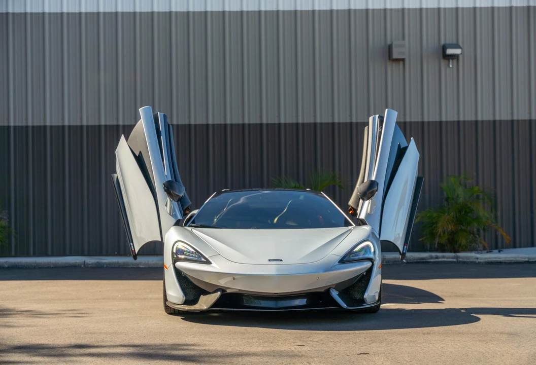 2018 McLaren 570S Spider - Image 25 of 31
