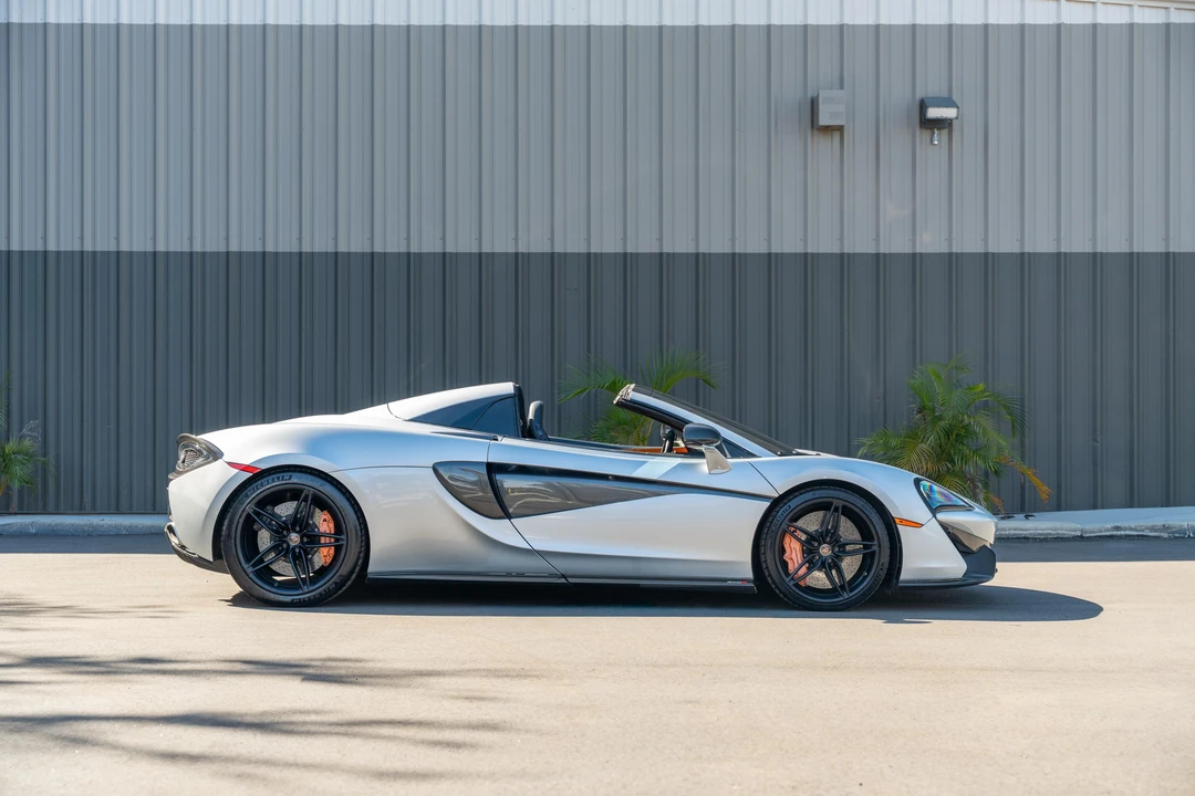 2018 McLaren 570S Spider - Image 9 of 31