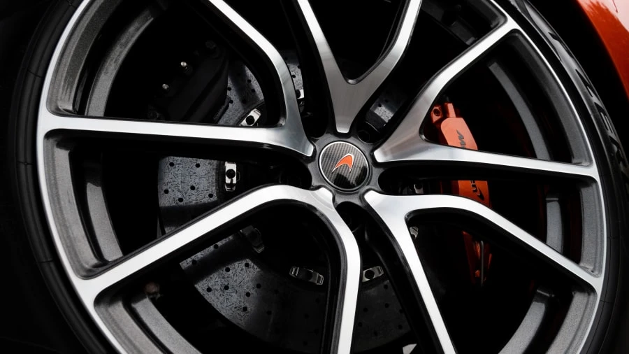 2018 McLaren 570S Spider - Image 16 of 31
