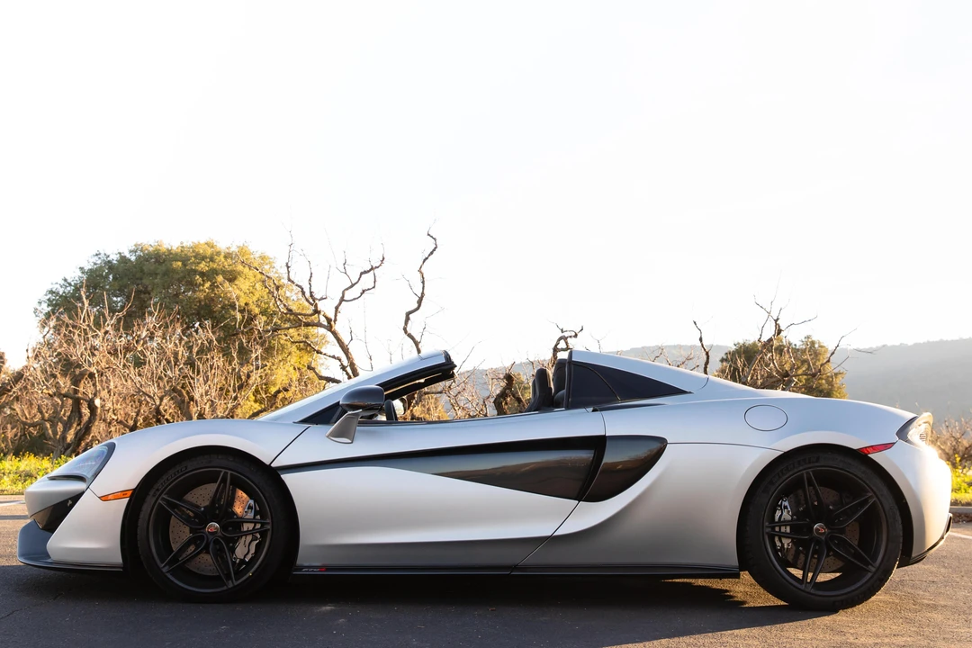 2018 McLaren 570S Spider - Image 3 of 31