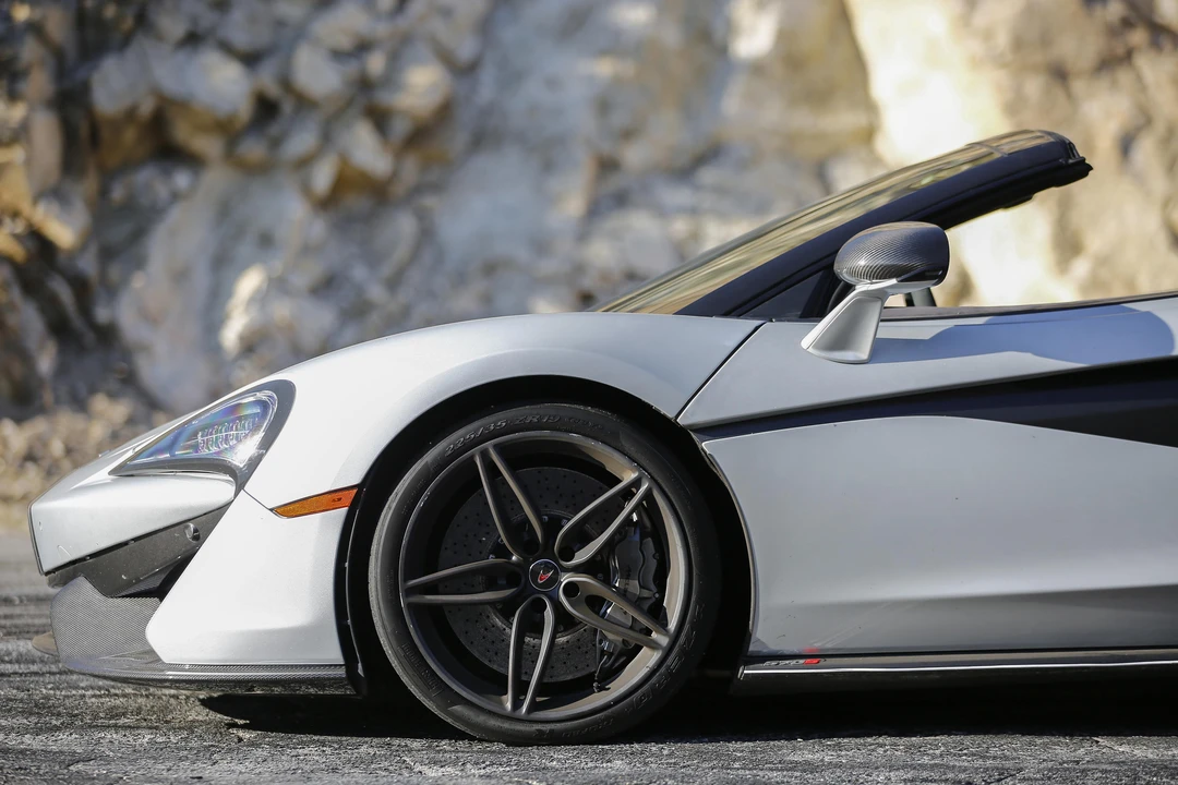 2018 McLaren 570S Spider - Image 15 of 31