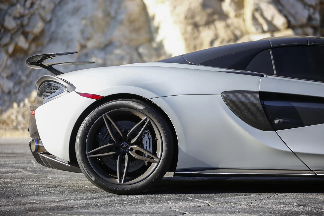 2018 McLaren 570S Spider - Image 24 of 31