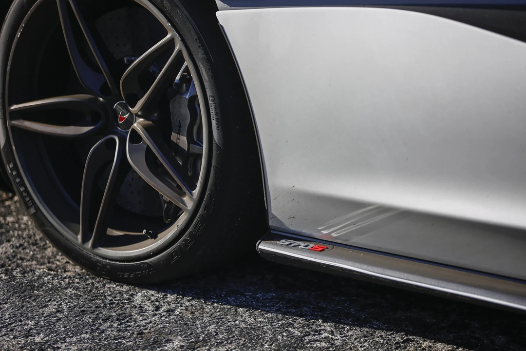 2018 McLaren 570S Spider - Image 25 of 31